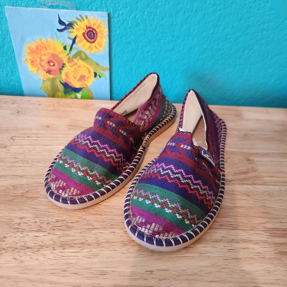 Latinas Colorful Patterned‎ Women's Espadrilles, Size 7